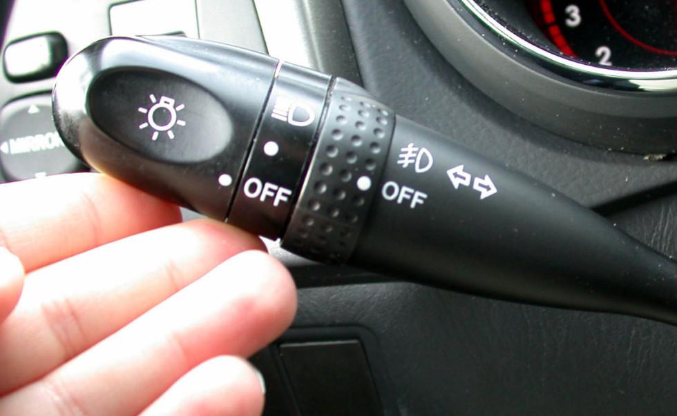 科技这么发达了为什么还得用手打转向灯