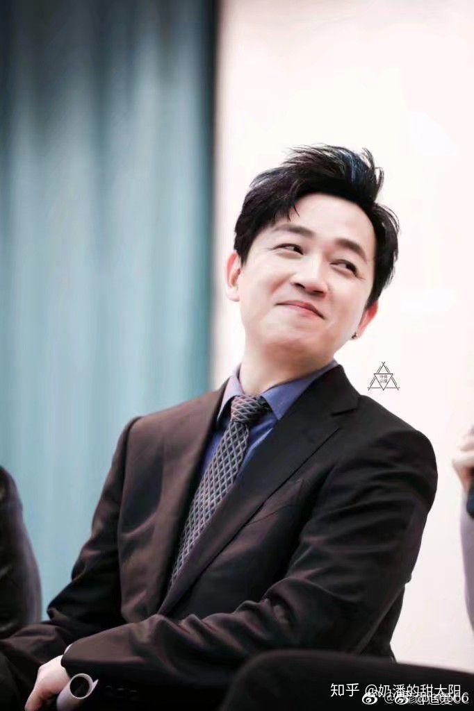 如何评价潘粤明的长相?