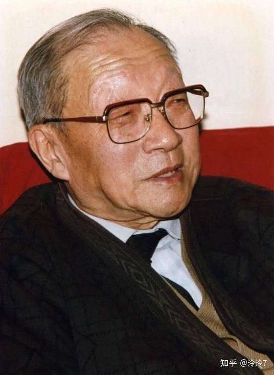 王大珩院士(1994年当选,信息与电子工程学部,1955年当选中国科学院