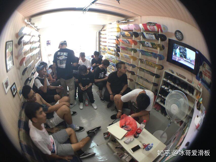 滑板零基础应该如何学习?