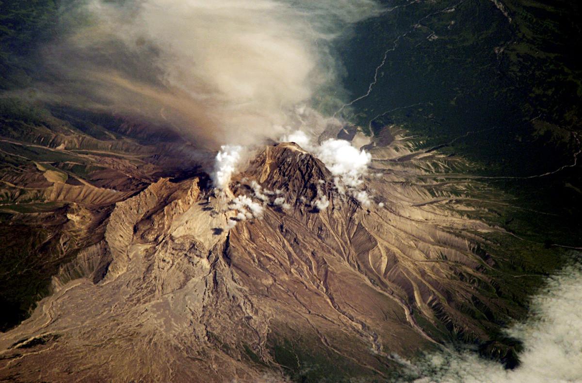 俄罗斯远东最活跃也最危险的8座火山