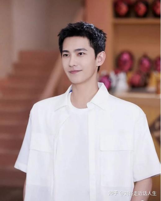 90后国民男神top10!成毅第六,李现第三,肖战第二 - 知乎