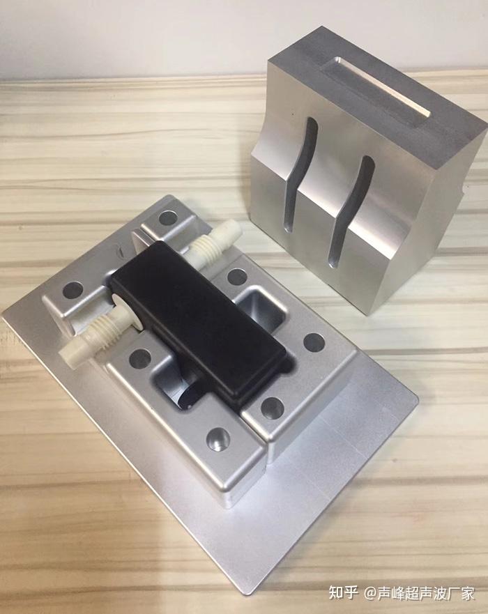 为什么超声波焊头模具上会有槽呢