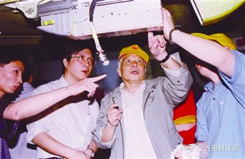 歼-20总师杨伟:三次差1分面临抉择,梦想未来战机由中国来制定标准 - 知乎
