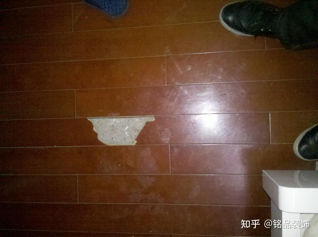 装修知识丨我家里的木地板沾水到底会不会坏掉啊?