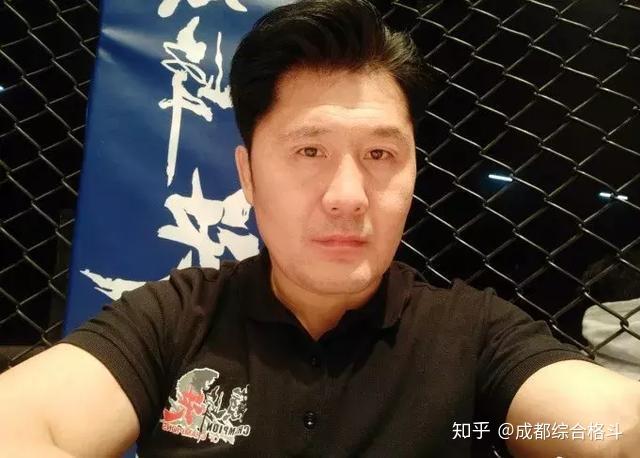 刘平原几时到恩波格斗训练被4所学校劝退今却逆袭为格斗名将