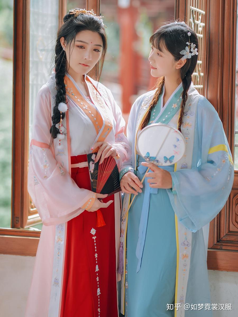 和姐妹穿汉服怎么拍美美的照片?