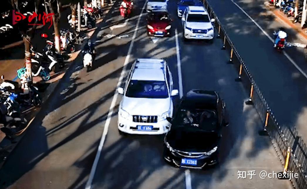 什么是汽车加塞现象？遇到车辆强行加塞怎么办？ - 知乎