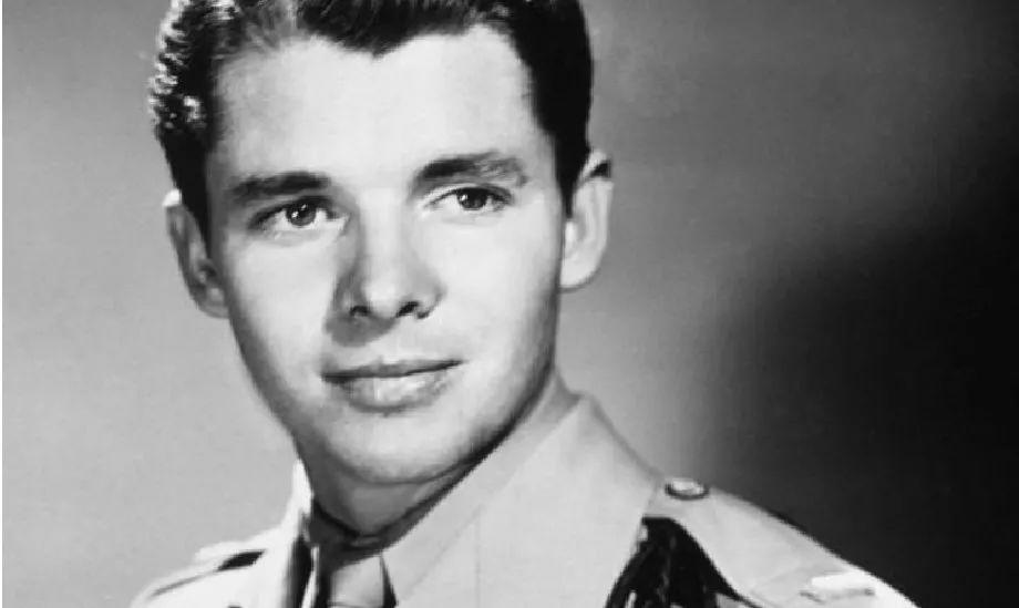 滑雪与狙击的融合世界第一大狙击手西蒙海耶