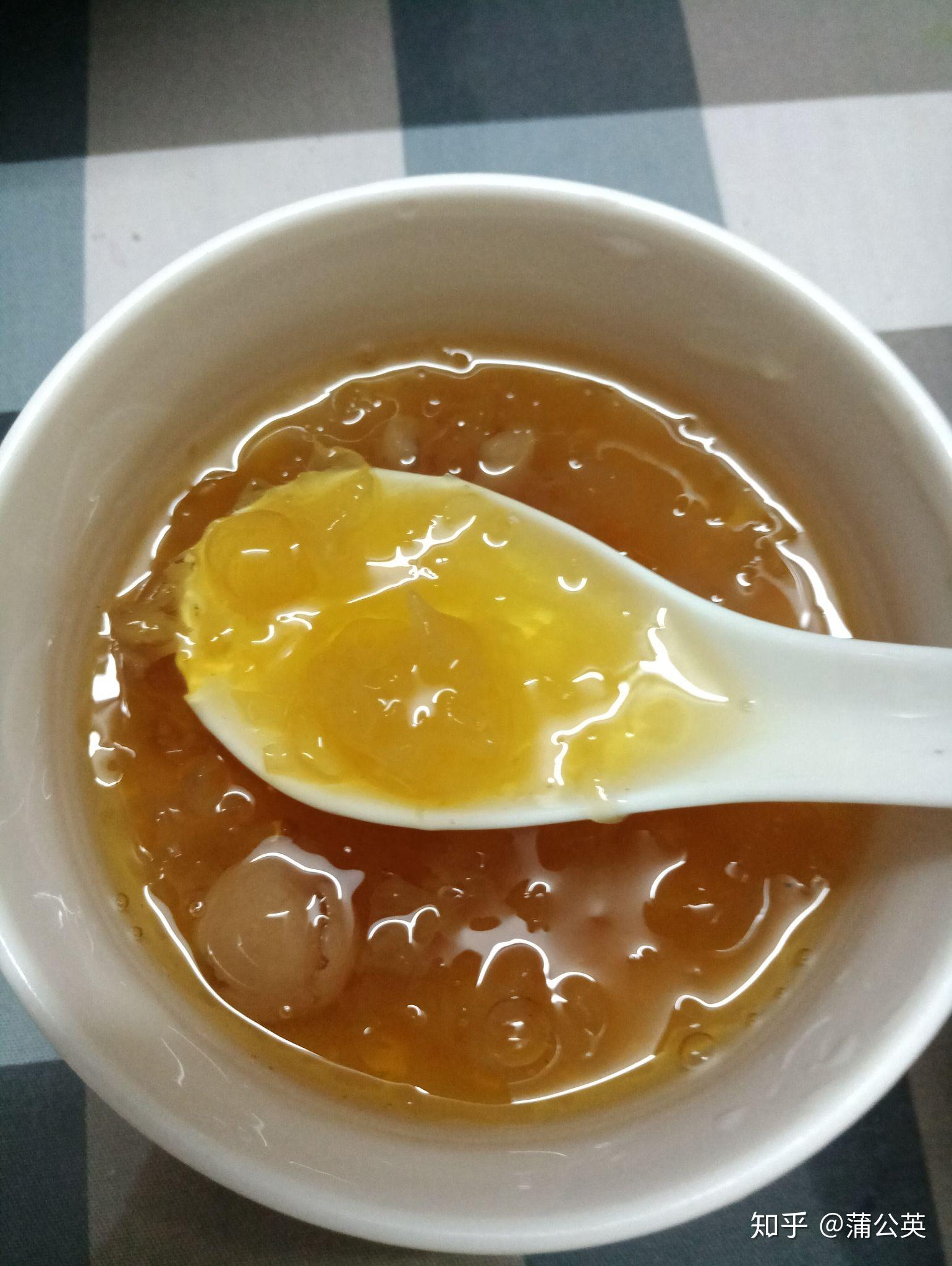Easy Peach Gum & Snow Lotus Seed Dessert Soup Recipe (桃胶雪莲子糖水) - My Wok ...