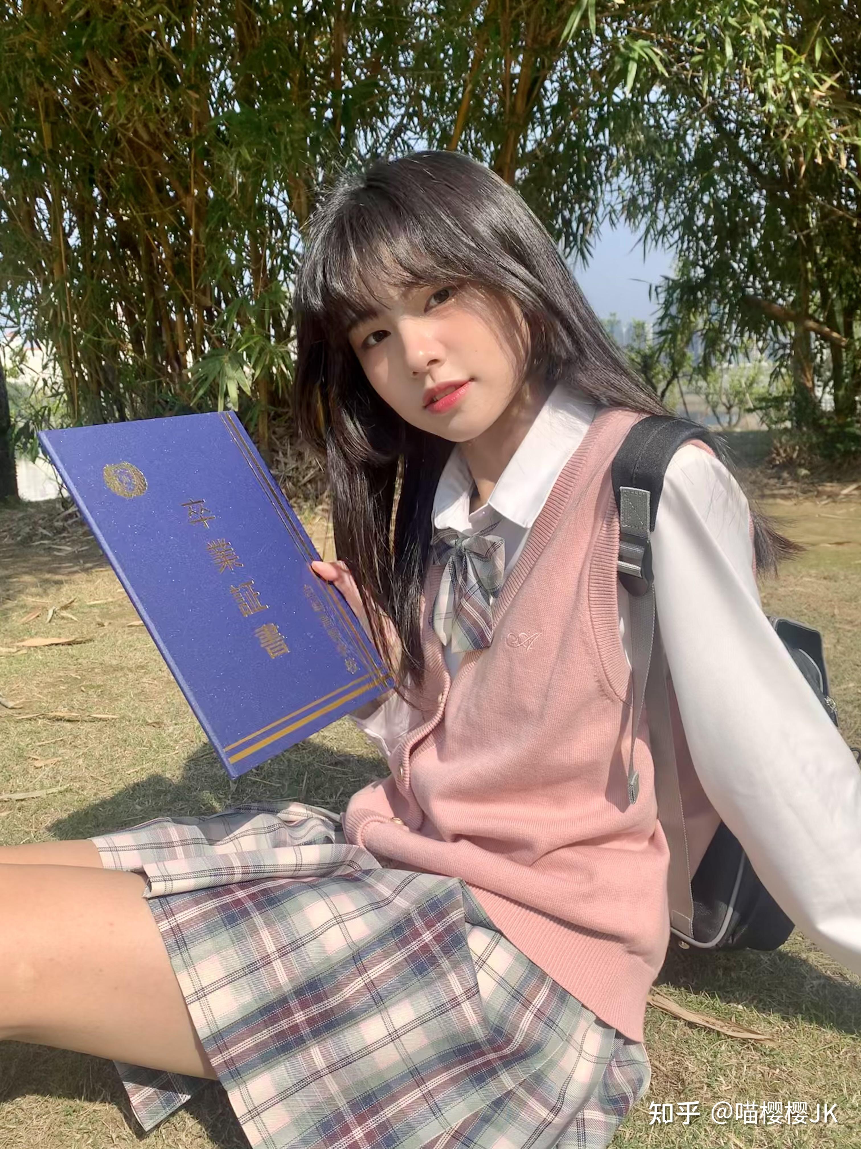 jk日常喵樱樱jk户外拍照姿势分享