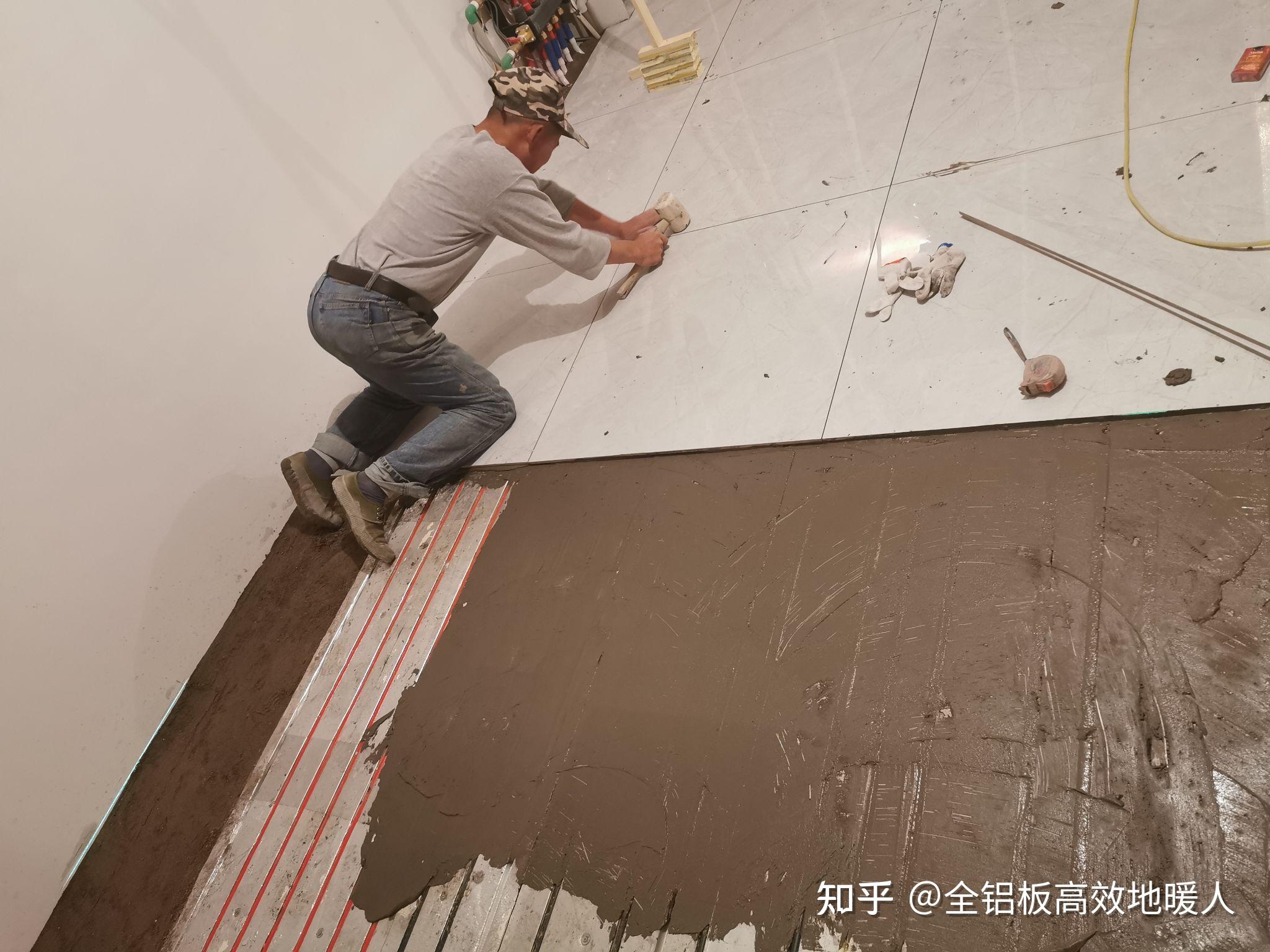 木地板拆除技巧|拆瓷砖又快又好的方法 拆瓷砖不破坏地暖技巧