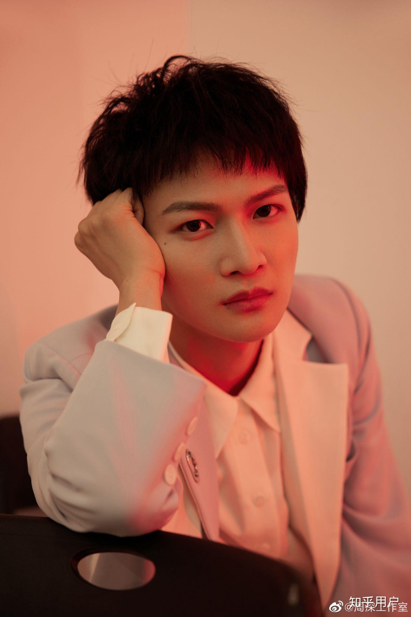 如何评价周深的长相? - 知乎