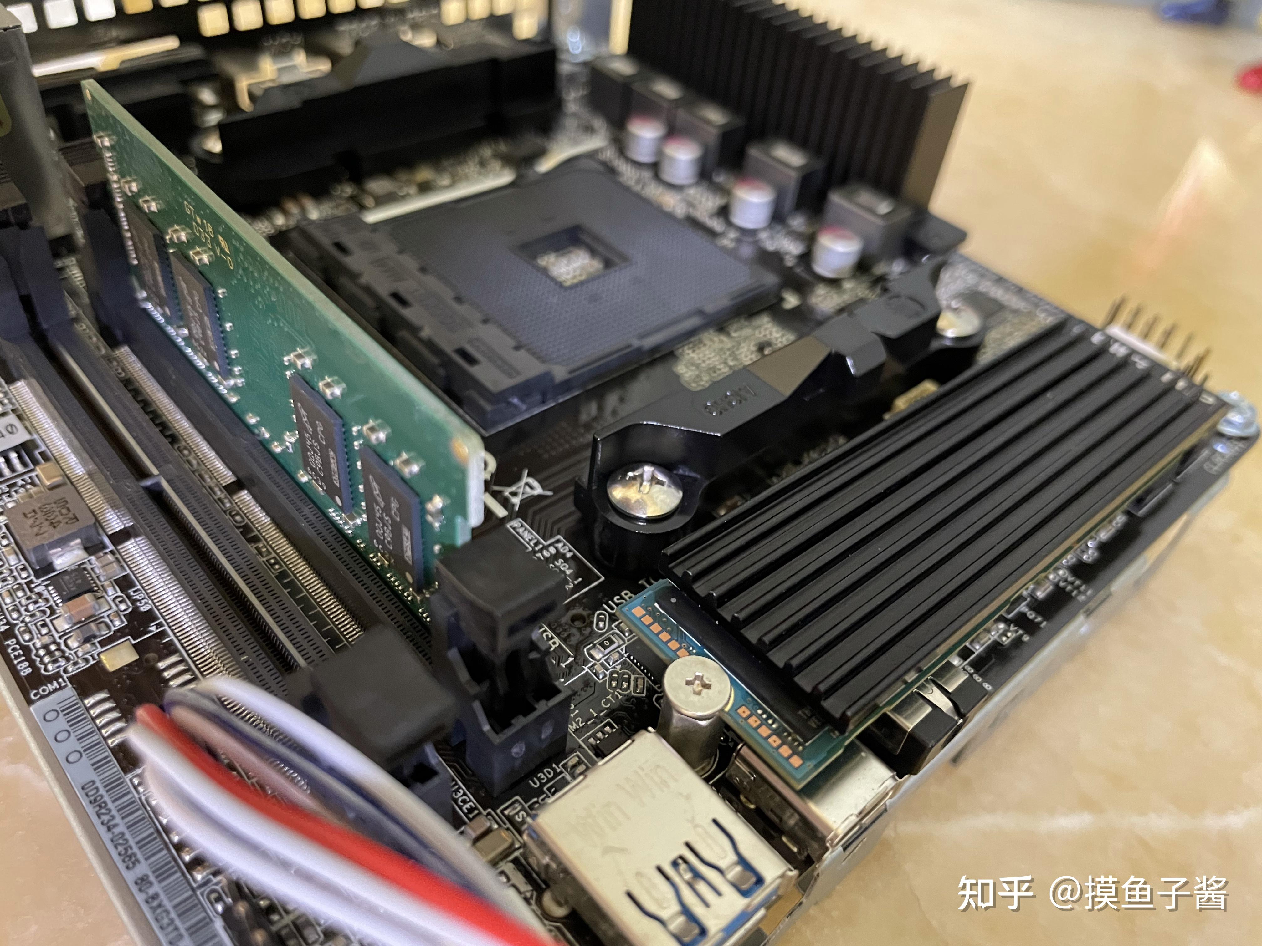 deskminix300三千块组建超小的轻度娱乐主机