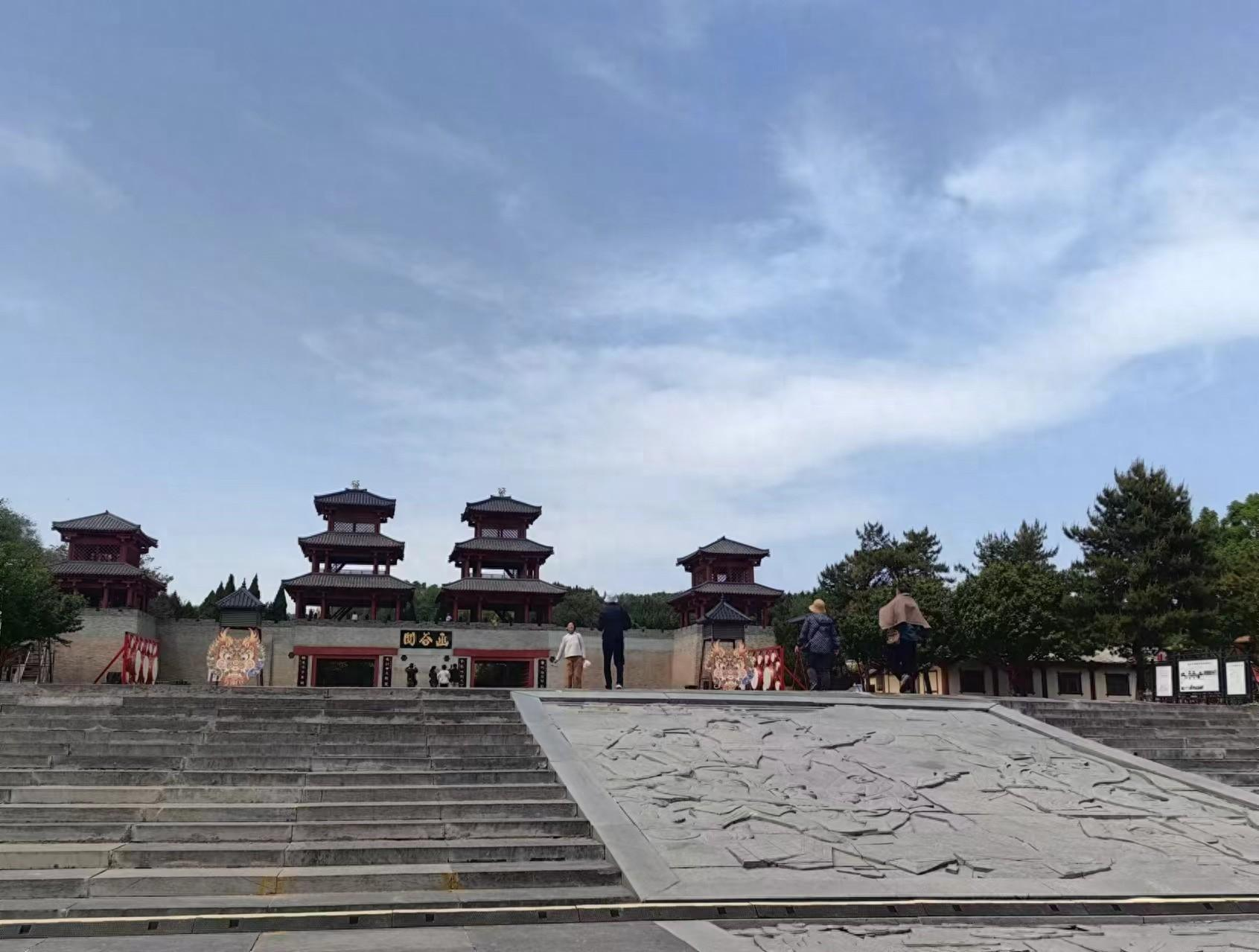 比如围绕老子及《道德经》可以打造研学基地,类似贵阳孔学堂那样的