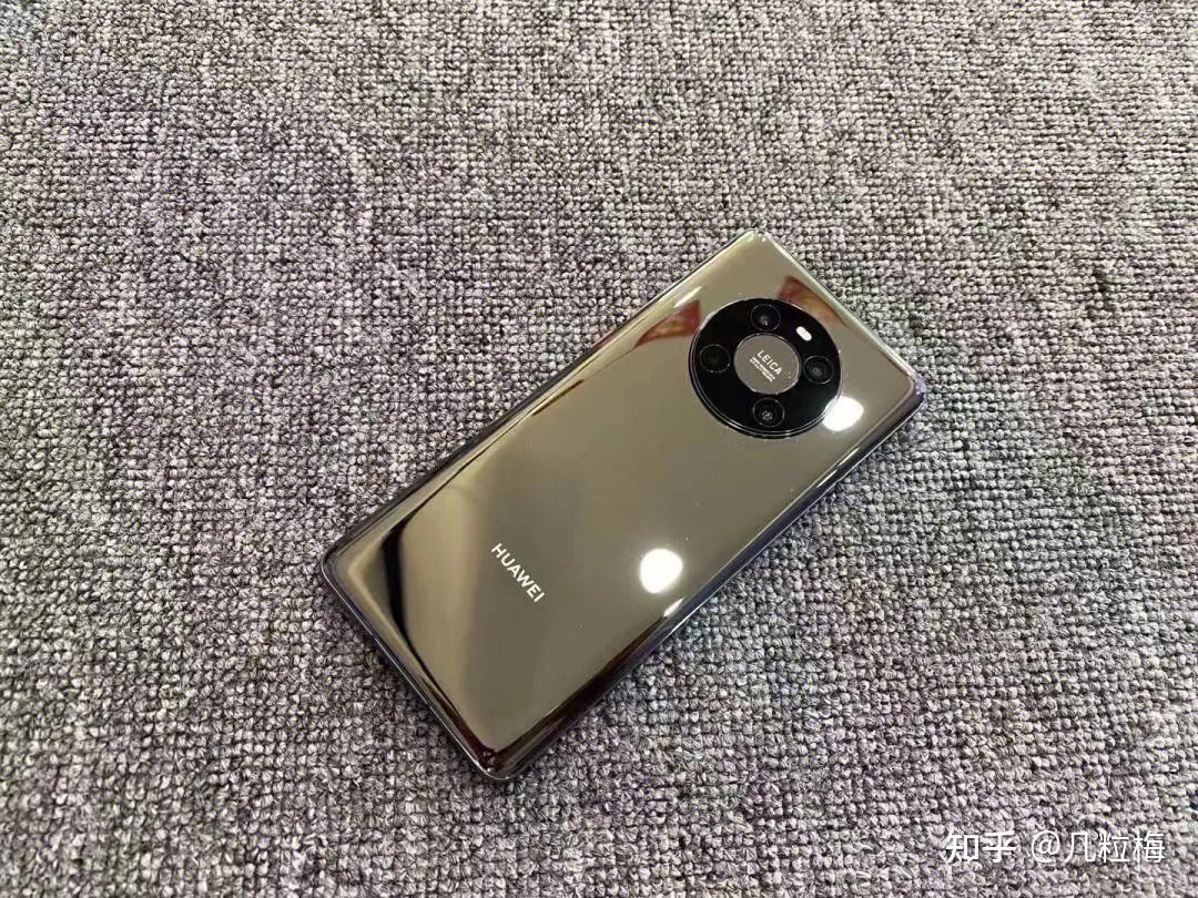 现华为手机款式中少有的拥有5g的手机搭载了海思麒麟900e芯片,性能上