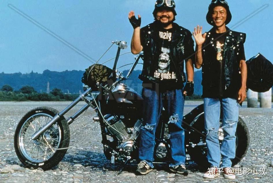 正是小男孩周围这些善良又可爱的人们,让他的旅程从见到妈妈的失落