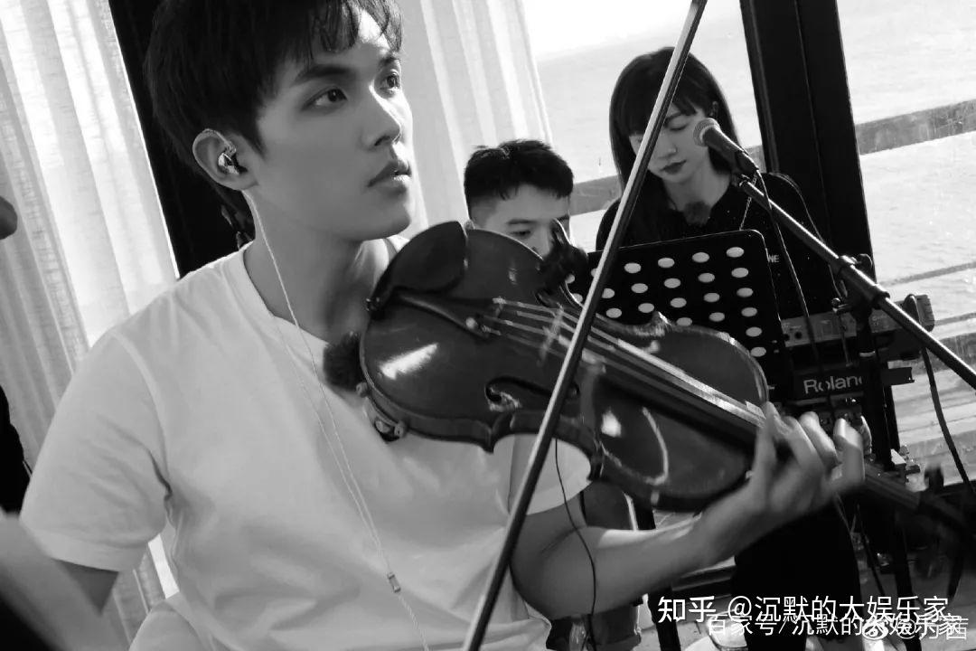 张雨绮李炳熙又被拍了这下姐弟恋真的没跑了