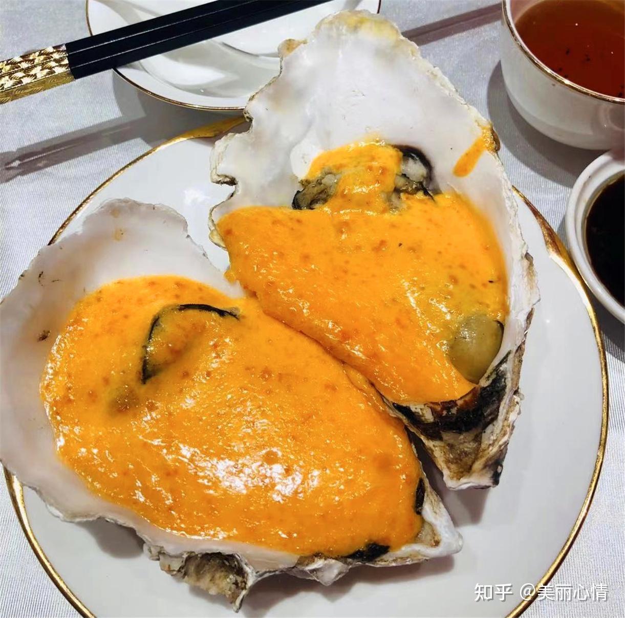 這就保障食材的新鮮;再就是嵐橋錦江大酒店,位置優越,邊吃美食邊欣賞