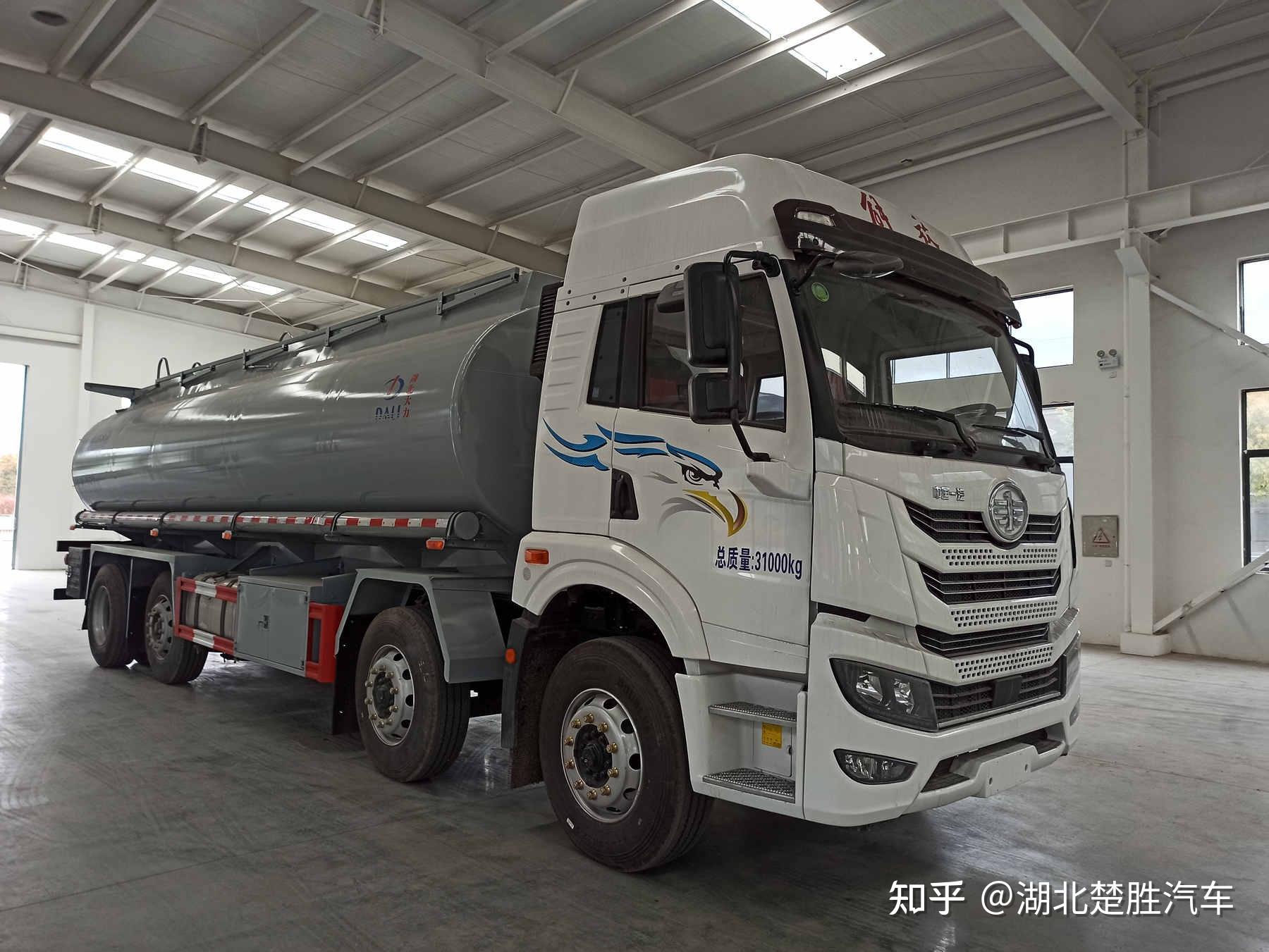 解放前四后六润滑油净水剂减水剂洗井液普通液体运输车