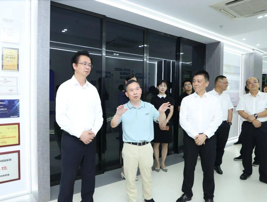 杭州市委常委余杭区委书记刘颖一行莅临谐云走访调研