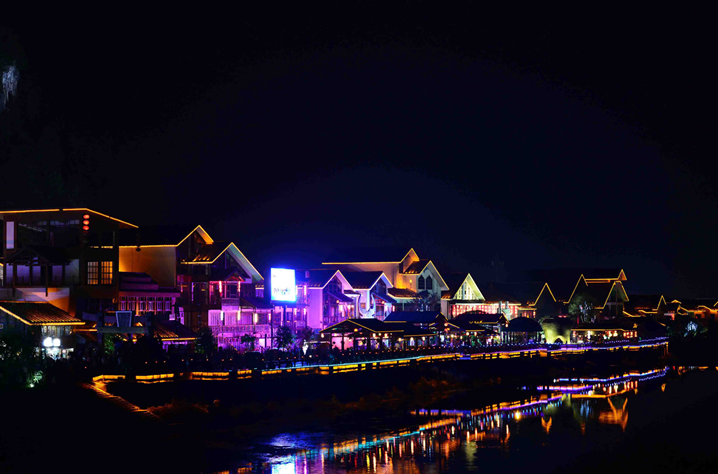 请问从广州出发,离张家界最近的高铁站是哪个