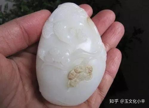 昆仑玉与和田玉哪个值钱 v2-c458115003c923ce67222930ed935213_r.jpg