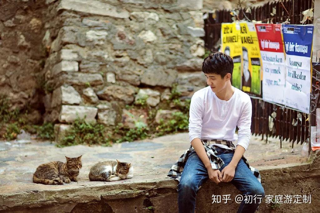 知名旅行博主刘昊然上线种草完冰岛又把这个国家拍火了