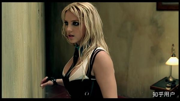 如何评价布兰妮的长相?