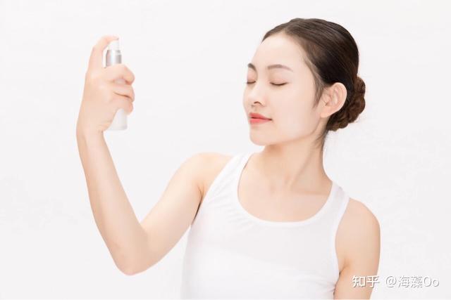 爽肤水直接用手拍难怪效果差很多人都不知道的爽肤水正确用法