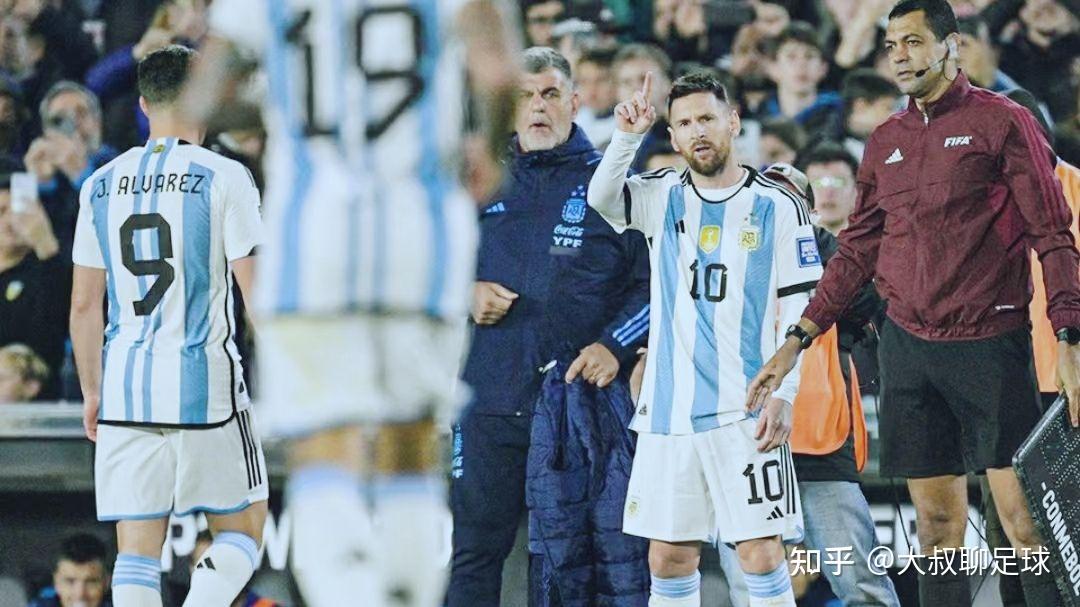 足球狂欢马塞洛不装了梅西苏亚雷斯又同框了