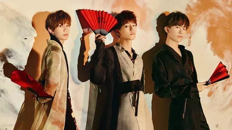 惊艳巴黎承包陈情男团盖娅传说六周年庆典极致国风神话盛宴新起航