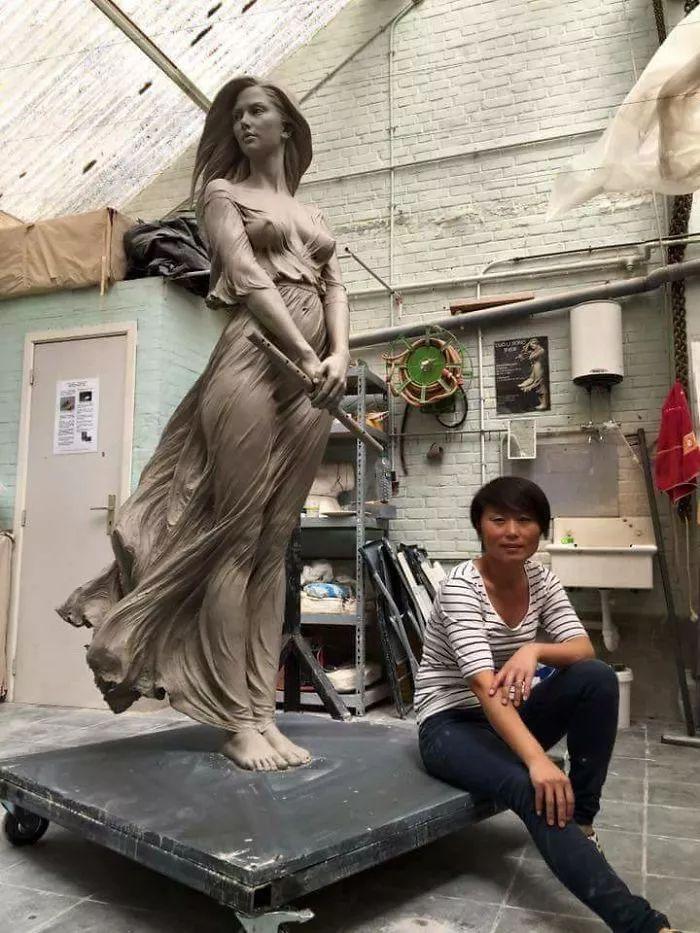 中国80后雕塑家，凭薄纱女雕塑，再一次惊艳世界 知乎