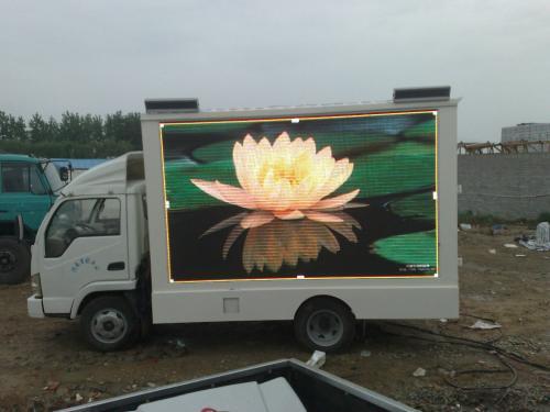 随之带动车载广告持续渗透,车载led显示屏迎来高速成长期