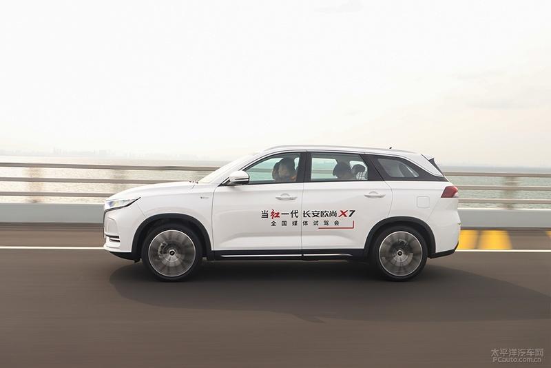 表现均衡的价值派试驾长安欧尚x7旗舰型