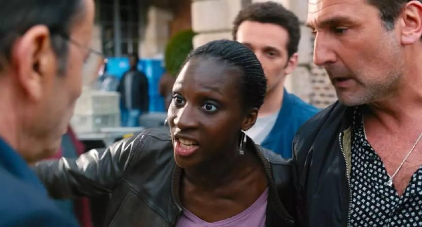 不得不说,是真黑啊.主管暴躁小黑妹.真是爱情来得太快就像龙卷风.