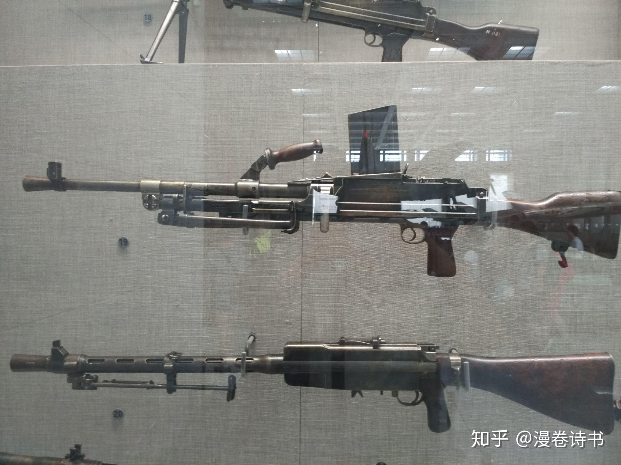 加拿大勃然轻机枪(带弹匣)瑞士启拉利轻机枪功夫不负有心人,我终于