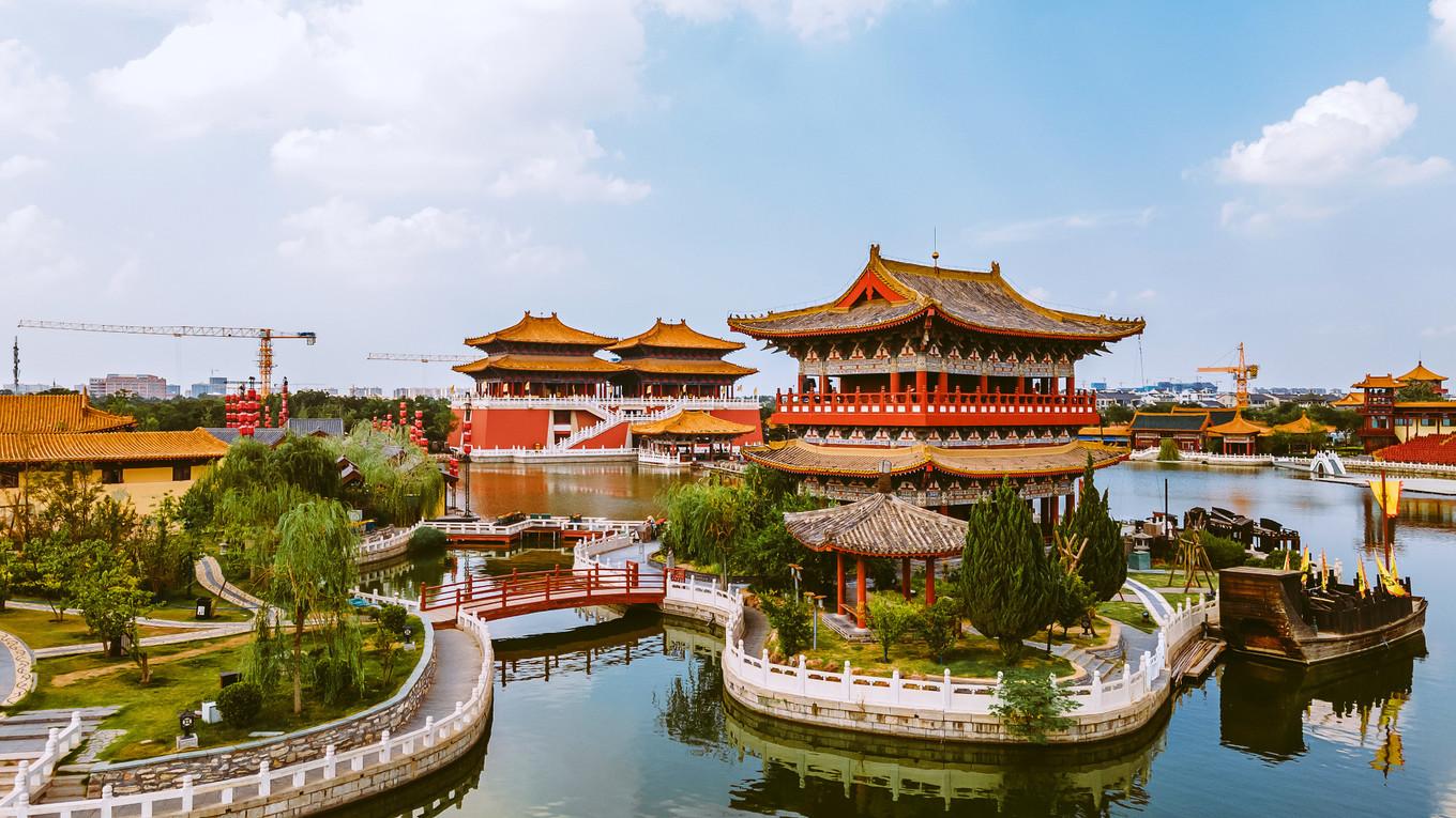 秋日的清明上河园景色