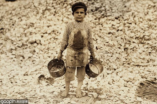 欣赏一组老照片,了解童工历史,他们的保护伞从未打开过