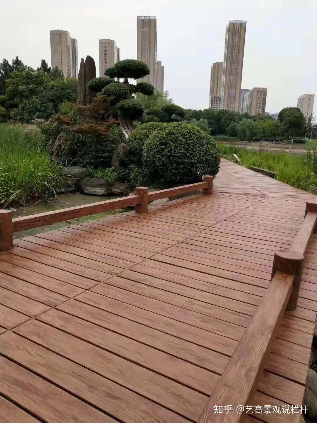 混凝土仿木地板为什么能成为大众喜爱的原因,那是仿木地板能够代替