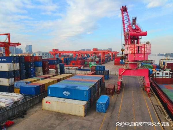 港口大型机械设备斗轮机 岸桥 轮胎吊等电气房火灾如何防守—全氟己酮自动灭火新技术