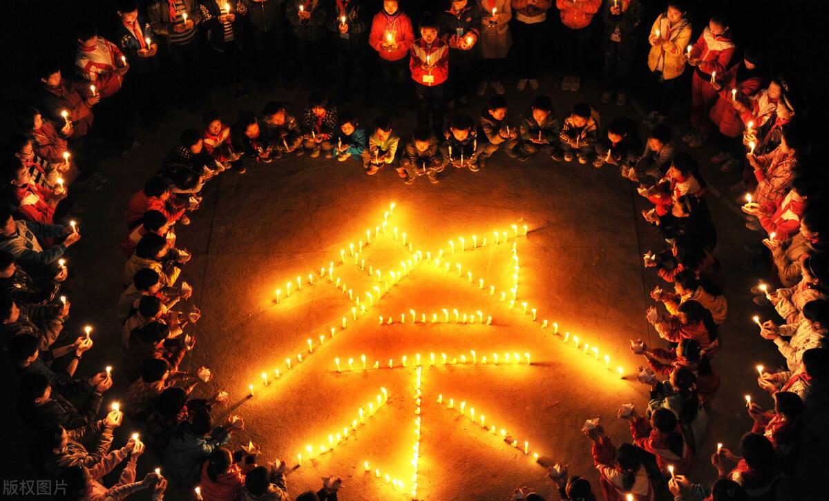 祭乃翁先父考在丛中笑真情自胜雨清明(2)凝望男女不肖儿生时若尽人子