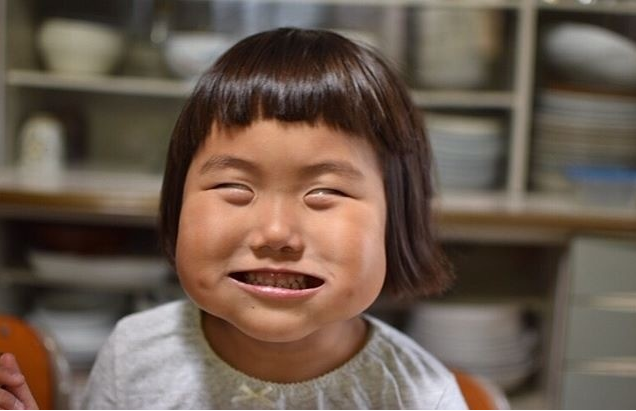 1,孩子的"丑照"孩子小时候会有很多好玩的照片,有些家长觉得好玩就会