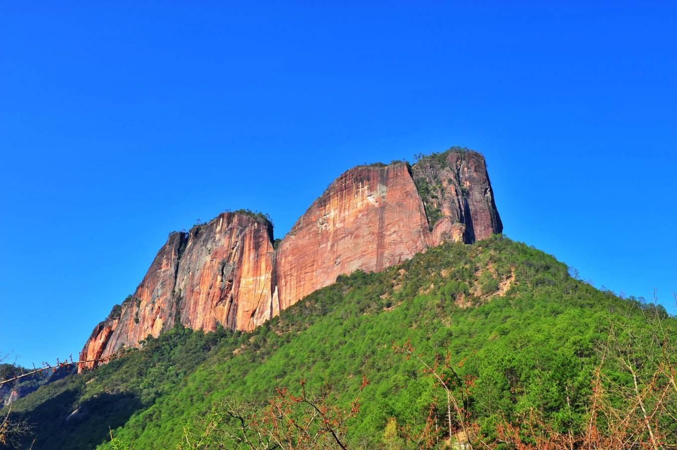 丽江老君山挑战之旅3小时飞拉达攀岩9公里大峡谷漂流