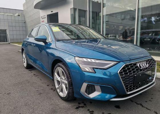 2021款奥迪a3到店外观很运动轴距2629mm30色氛围灯很高级