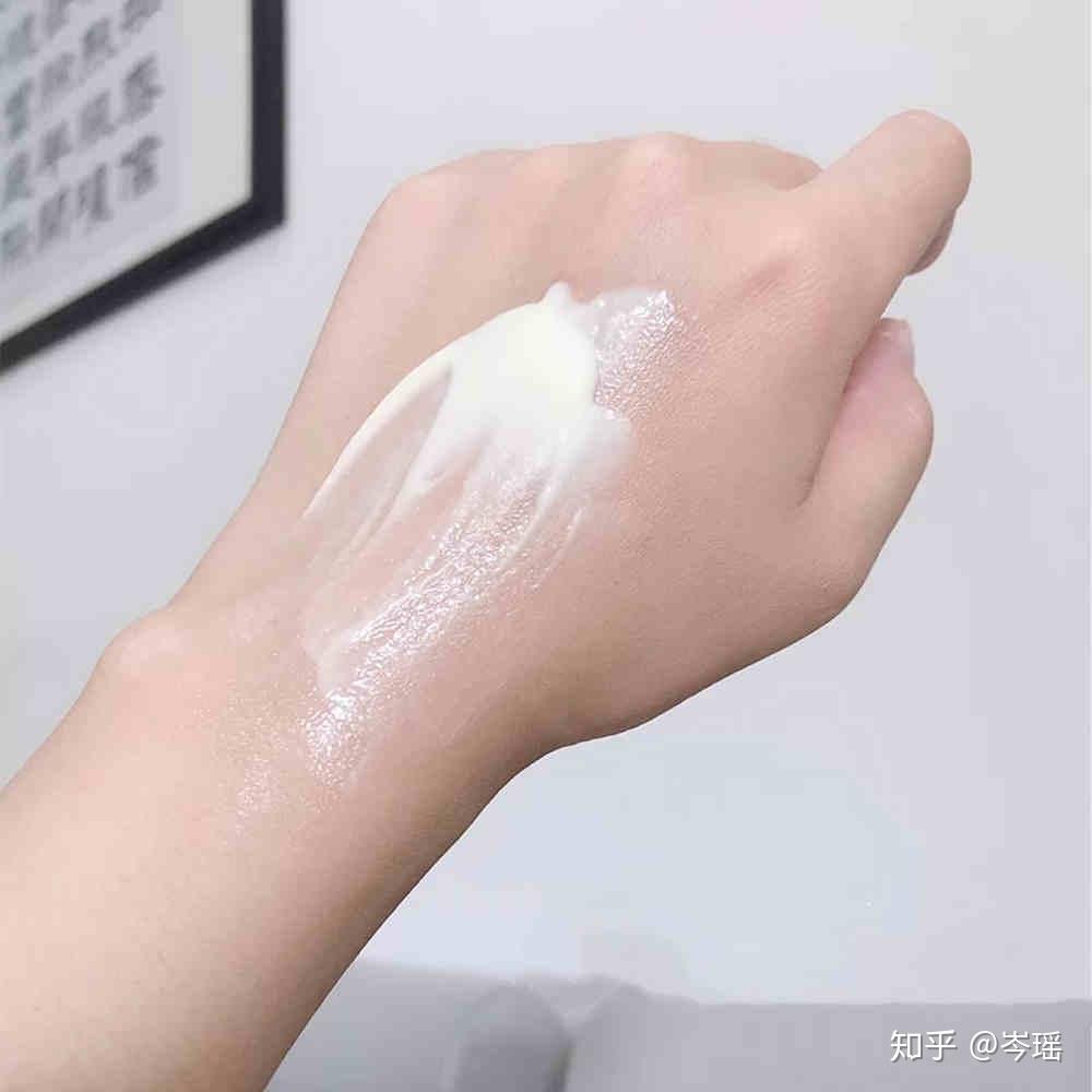 涂完身体乳脸会跟着变白吗(每天涂抹身体乳会让皮肤变白吗)