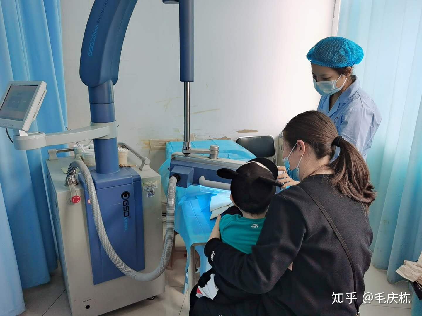 稳定期白癜风是治疗的好时机,可以使用308激光进行照射治疗,好转速度