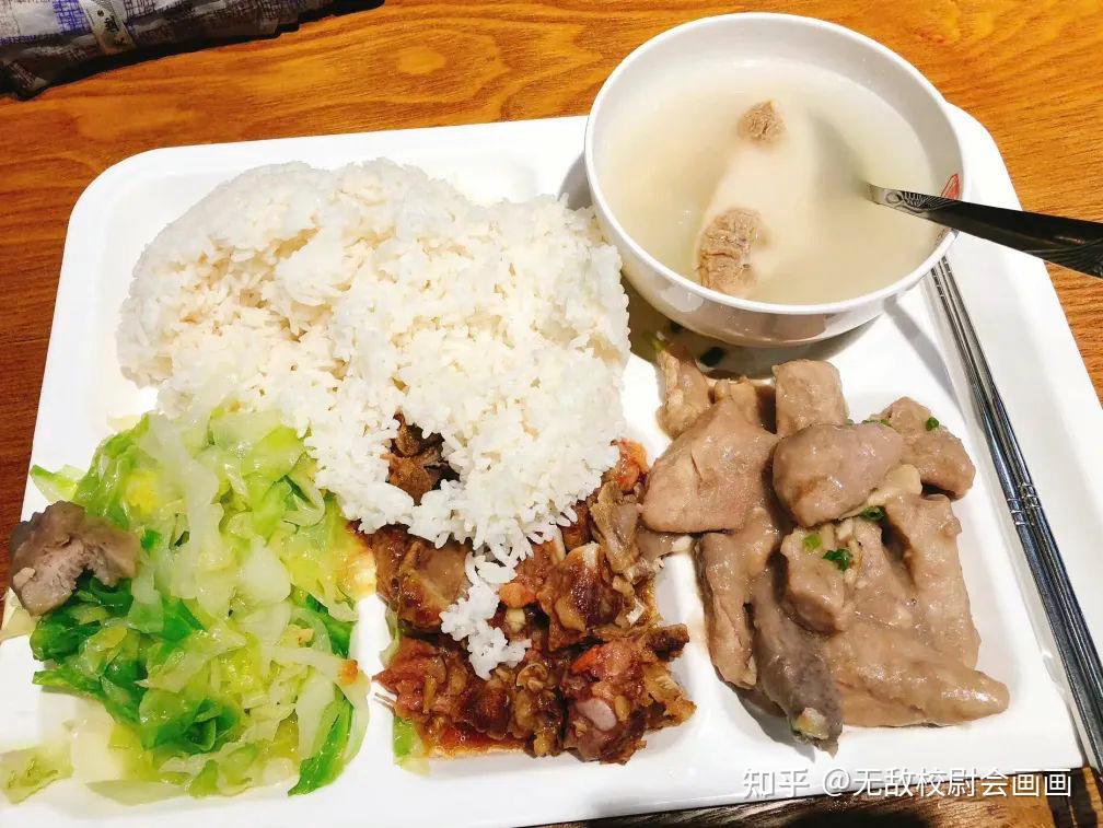 天津美术学院天美有四个食堂,各有不同.