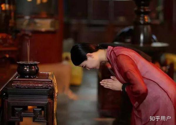 例如,经过分析发现,在拜佛,香会等场景下,由于宗教场所多处于山中或