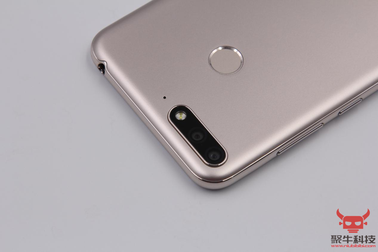 有了它妈妈再也不用担心我唱歌跑调了华为畅享8e图赏